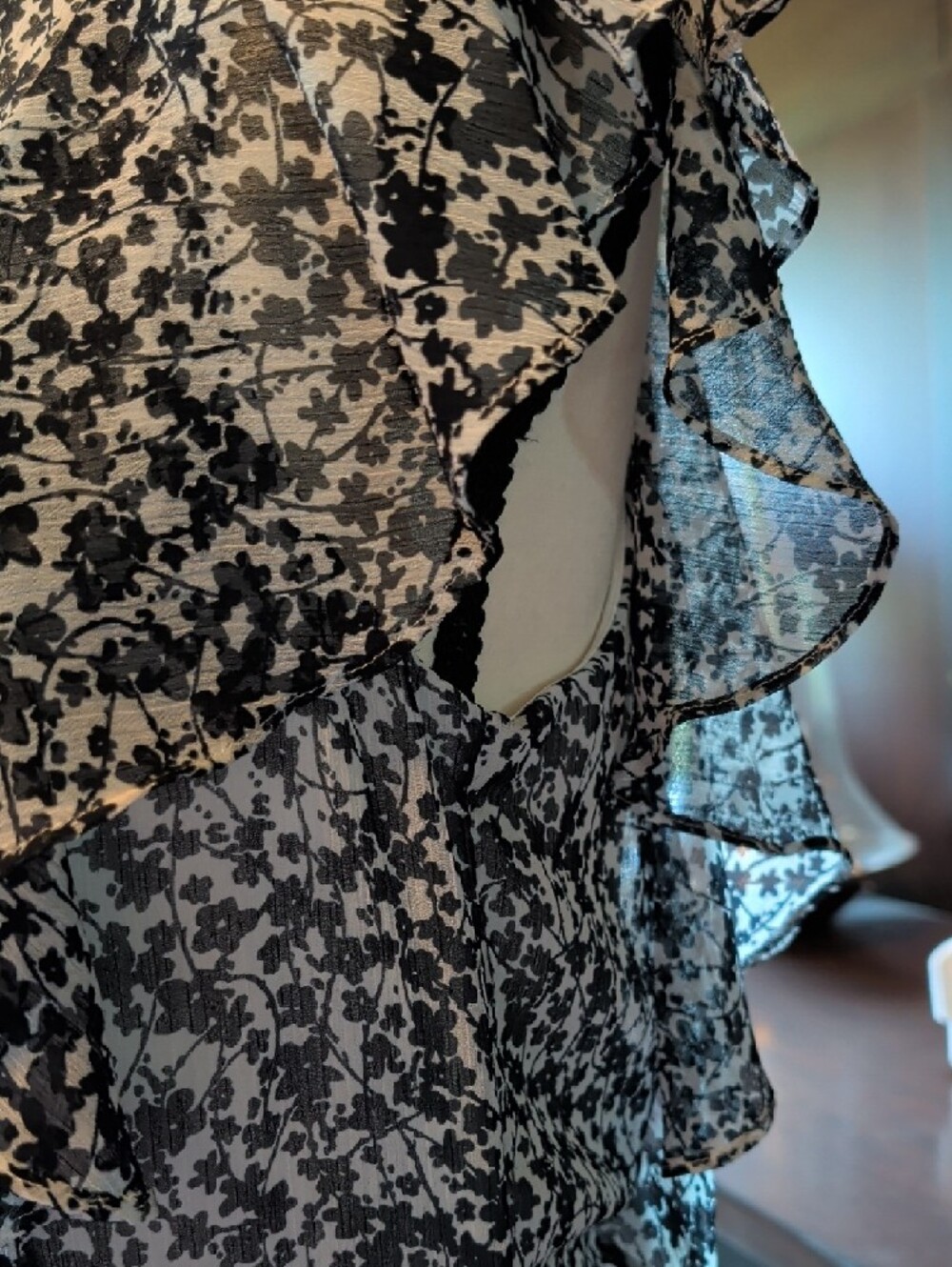 Tommy Hilfiger Black and White Floral Ruffle Midi Dress - Picture 3 of 7
